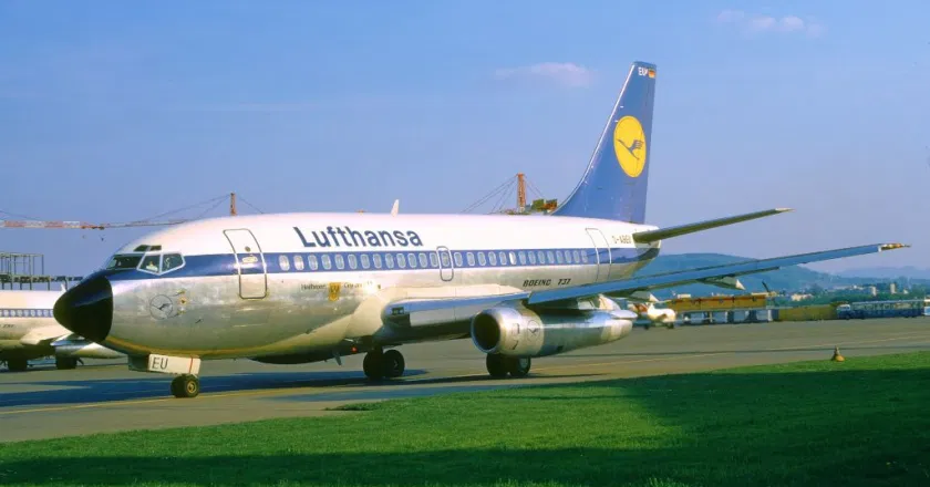 Boeing 737-100: The Original 737